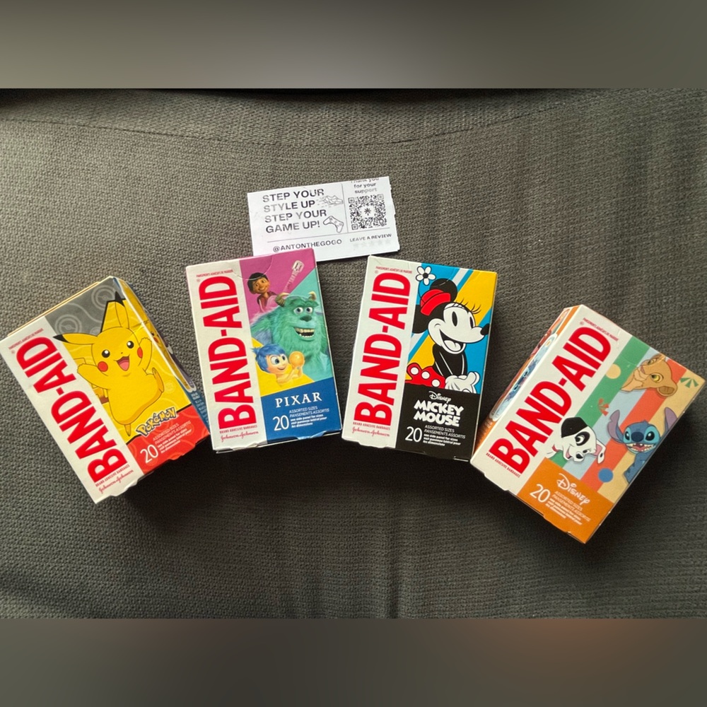 4 Band-Aid Brand Adhesive Bandages,johnson Johnson 20 Ct lot collection